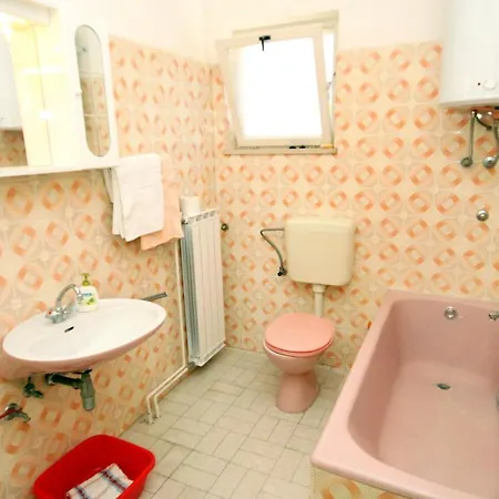 With A Parking Space Hvar - 624